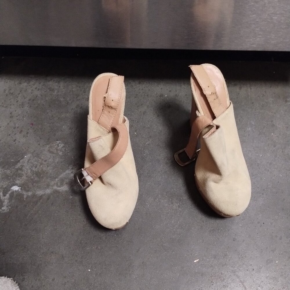 Report Retro Clog Heels